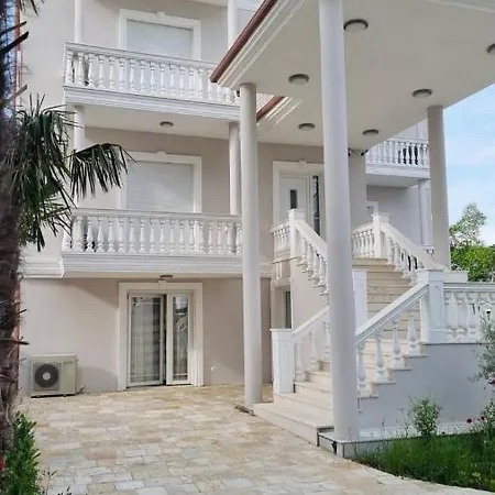 The Pandora Hotel Velipoje